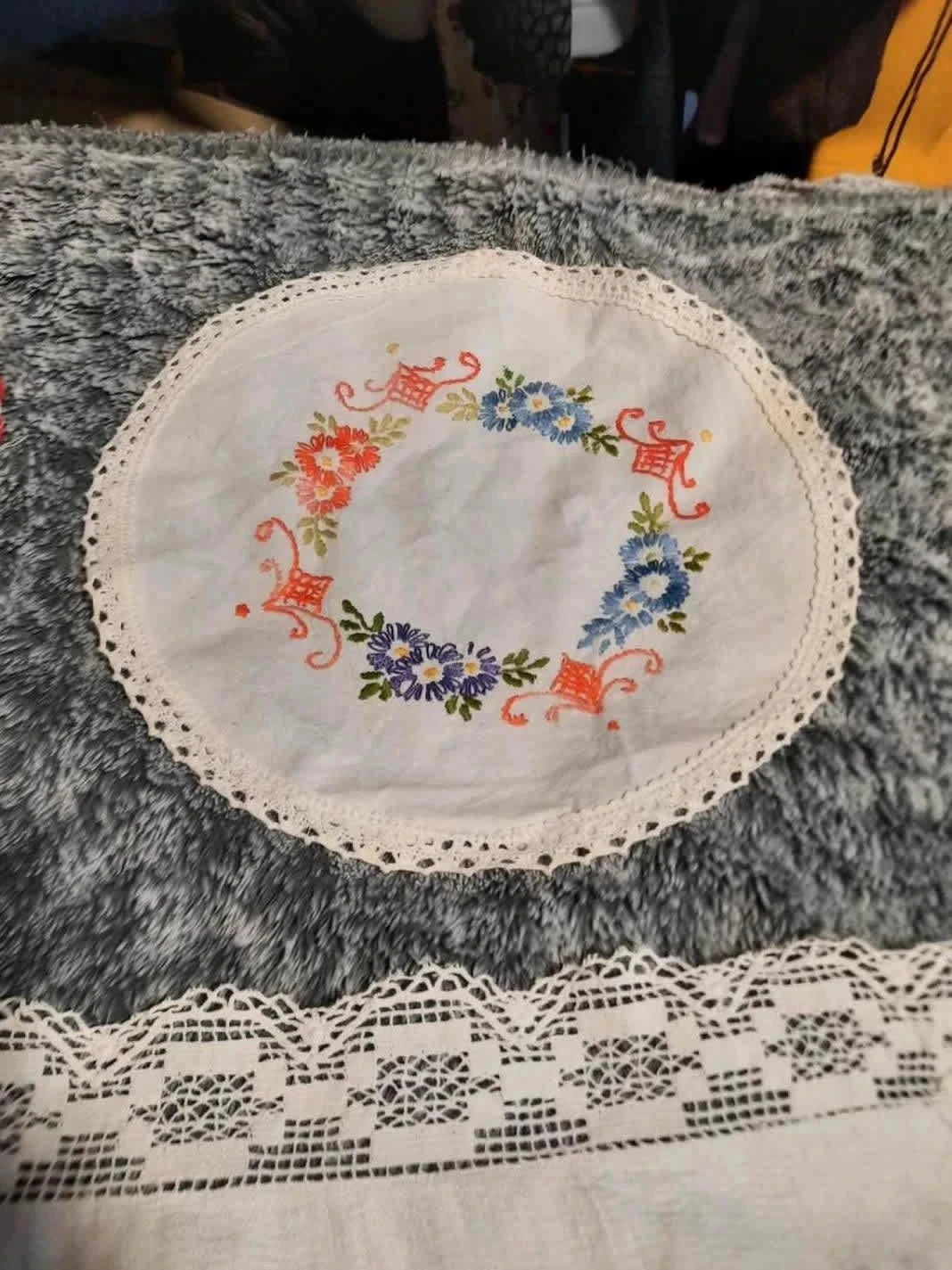 🥀Lot de 3 napperons brodés en coton. – photo 5